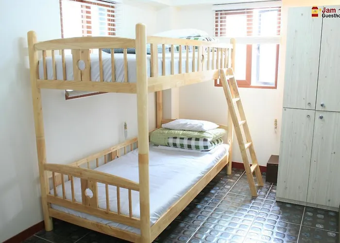 Jam Guesthouse